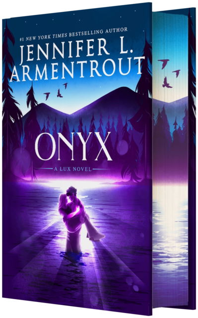 Cover for Jennifer L. Armentrout · Onyx - A Lux Novel (Inbunden Bok) (2024)