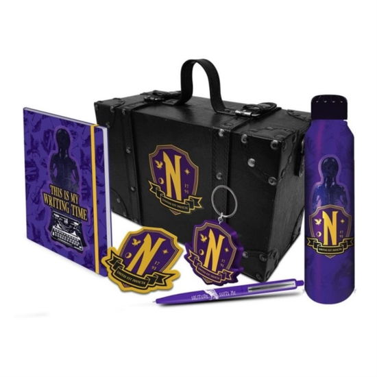 Cover for Wednesday · Wednesday (Ravens) Premium Trunk Gift Set (MERCH) (2024)