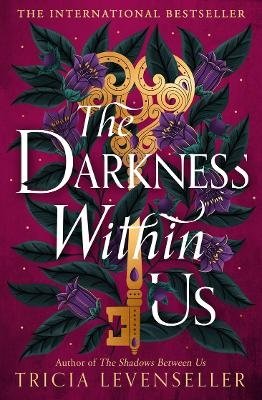 Cover for Tricia Levenseller · The Darkness Within Us (Pocketbok) (2024)