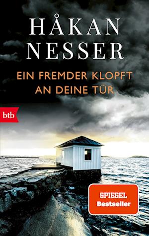 Cover for Hakan Nesser · Ein Fremder klopft an deine Tür (Book) (2025)